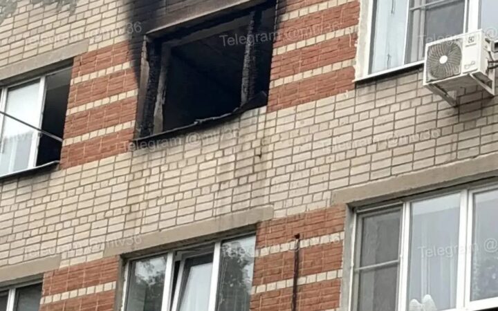Росгвардейцы помогли эвакуировать 17 человек из горящего общежития