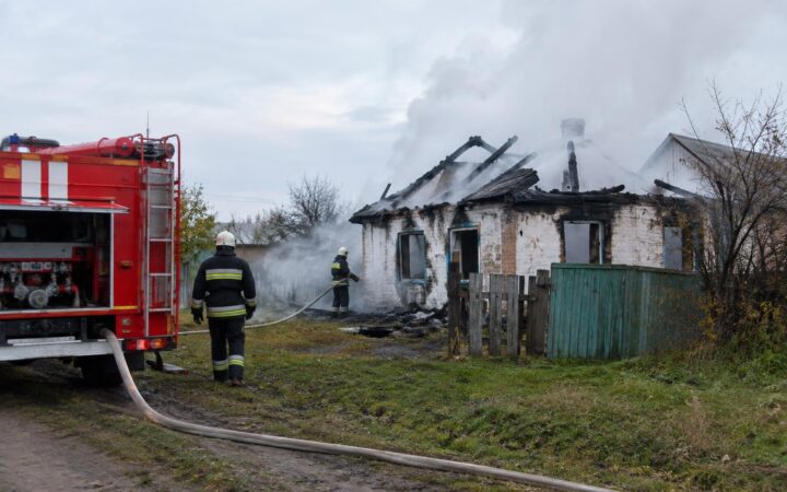 Под Воронежем мужчина попал в больницу после пожара в частном доме
