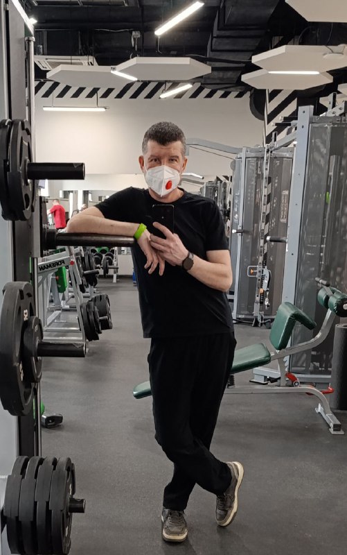 Никита Чеботарев в спортивном зале