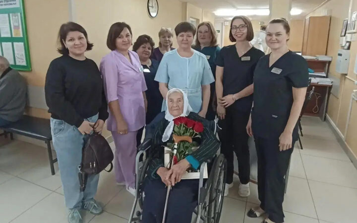 Воронежские врачи вернули зрение 100-летней пациентке