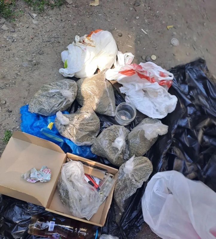 В гараже жителя Воронежской области нашли более 700 граммов марихуаны